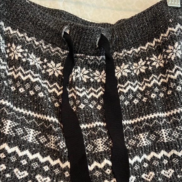 LOFT Gray and White Knit Pajama Set - Picture 4 of 7